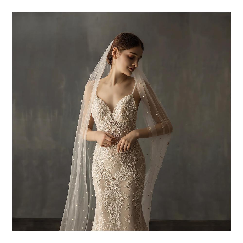 AMBRE ADÈLE Perlenschleier | Brautschleier lang für Hochzeit | Cremefarbener Schleier 150x229 cm | Hochzeitsschleier in Cremeweiß mit Perlen | Eleganter langer Braut-Schleier