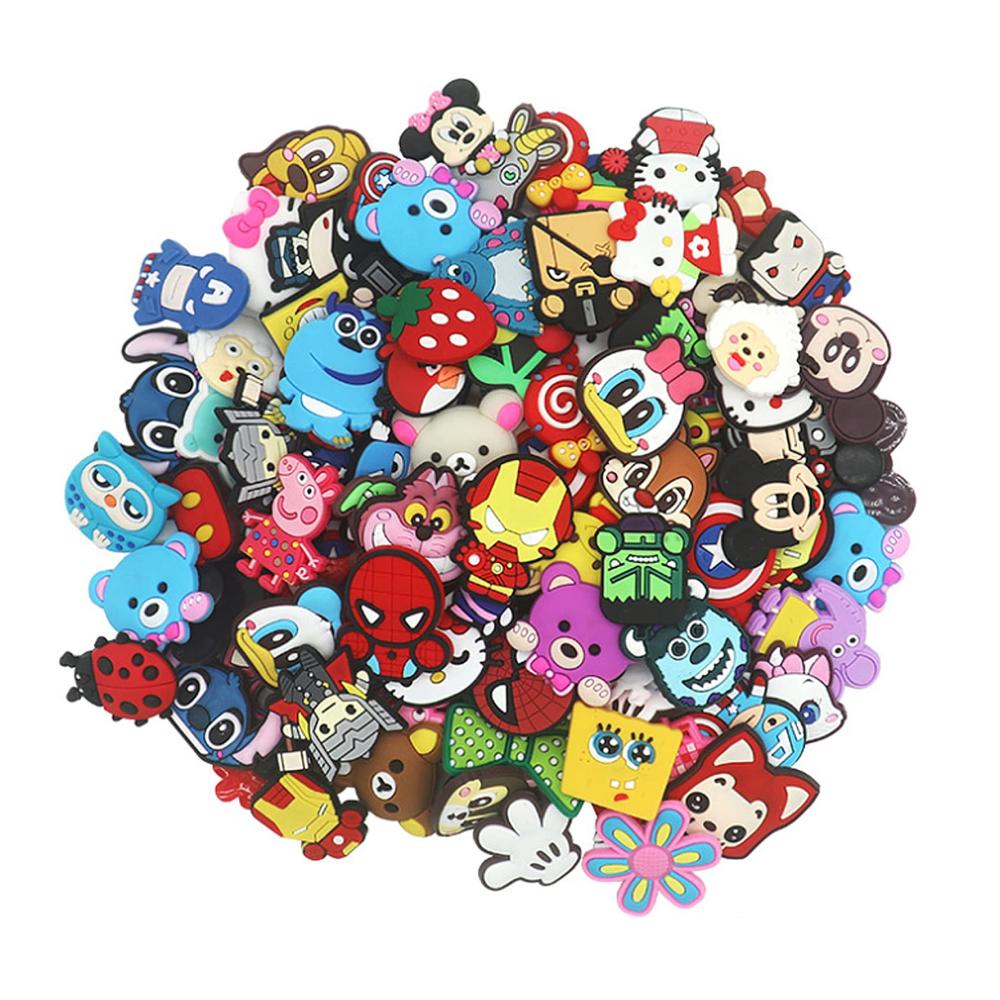 100 Verschiedene Niedliche Cartoon-Schuh-Charms von ZHULIA – PVC-Cartoon-Schuh-Dekorationen für Kinder und Erwachsene – Armband für Weihnachtsfeier und Geburtstagsgeschenk