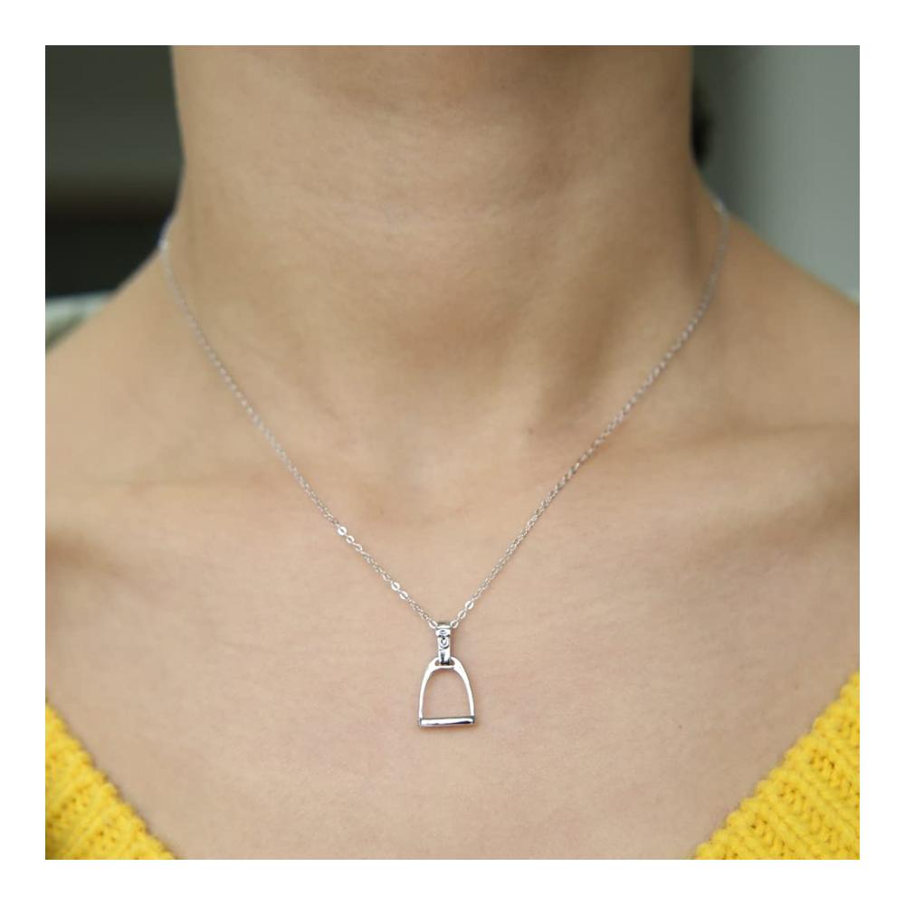925 Silber Steigbügel Pferd Anhänger Halskette – Elegante Reiterhalskette aus Silber und Eisen
