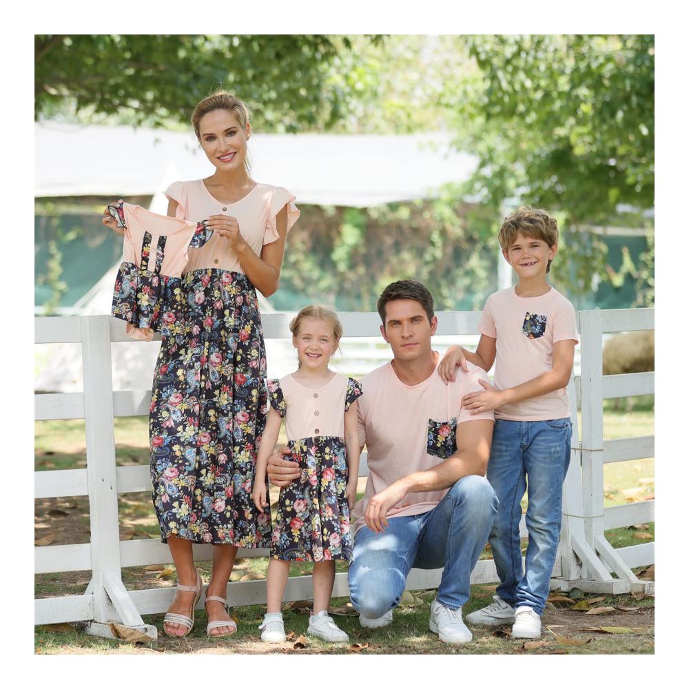 Sommerliche Familien-Outfits Florales V-Ausschnitt Kleid für Mutter & Tochter Knielang dazu Vater & Sohn Kurzarm-T-Shirts